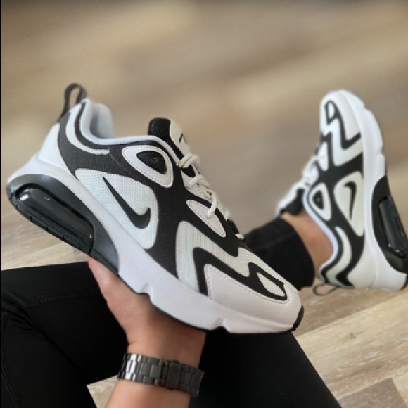 Nike Shoes - NEW Nike Air Max 200 Sneakers